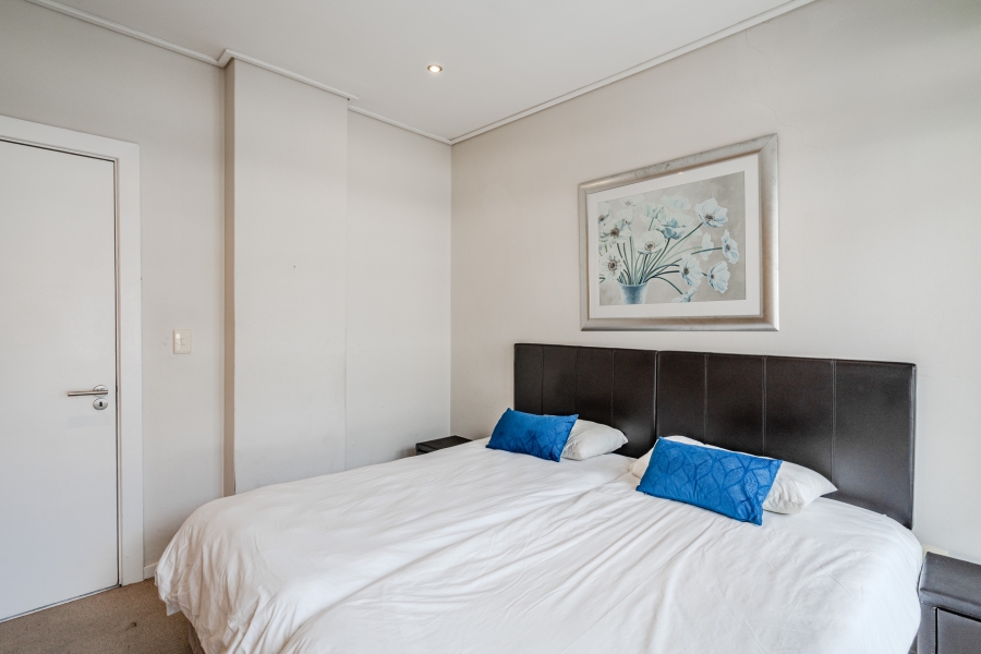 2 Bedroom Property for Sale in Sea Point Western Cape